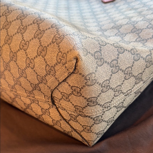 Gucci Monogram Red Reversible Coated Canvas Tote - Picture 9 of 17